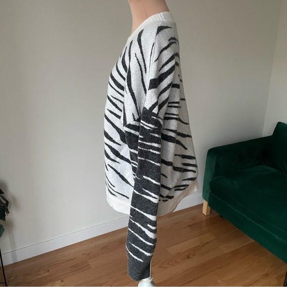 RAILS Lana Mixed Abstract Tiger Stripes Wool Blend Crewneck Sweater Size Large - Picture 6 of 12